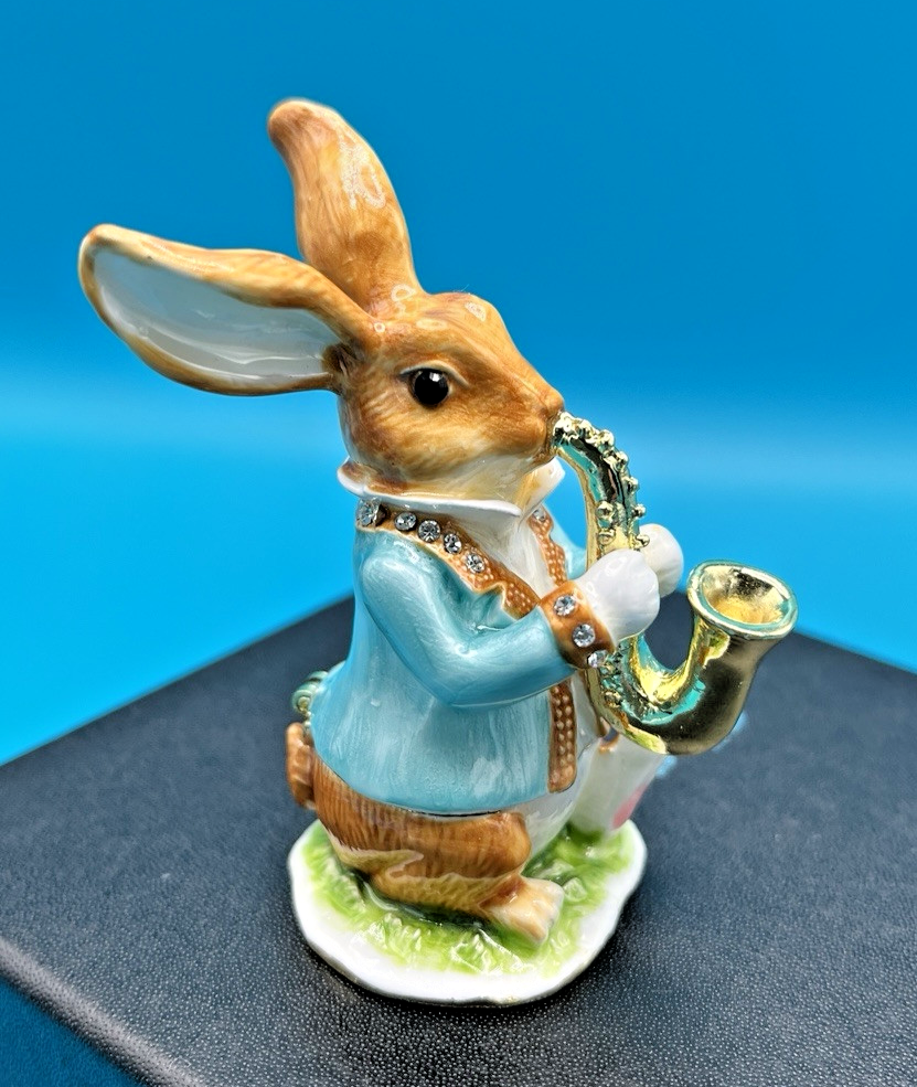 Bunny with a Saxophone - Keren Kopal with Austrian crystals