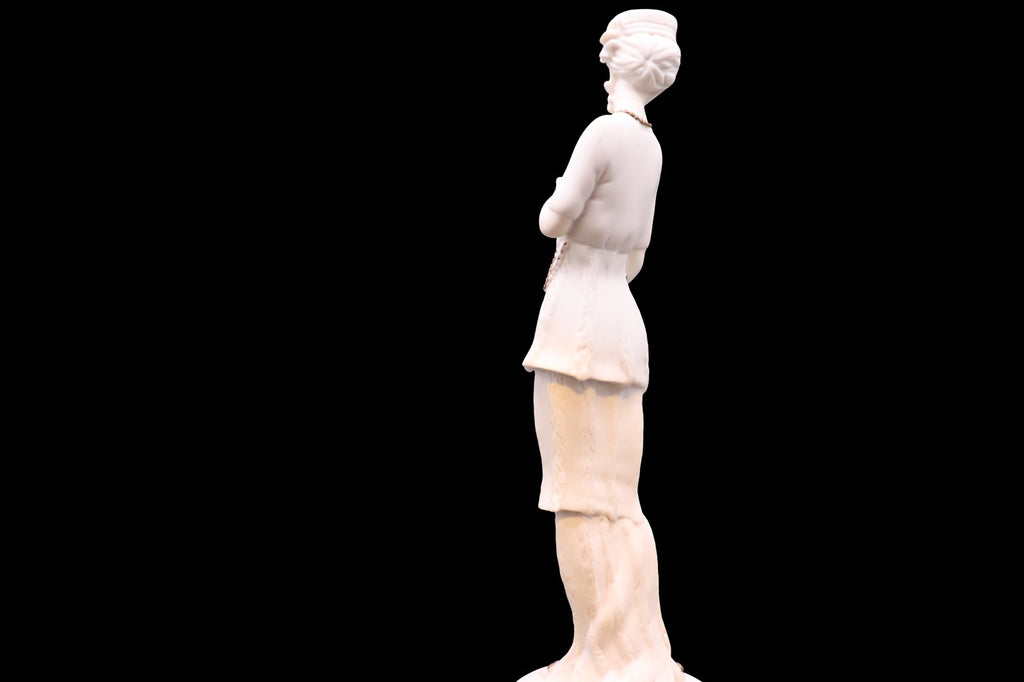 Giuseppe Armani 1987 Lady with Gold Necklace Figurine