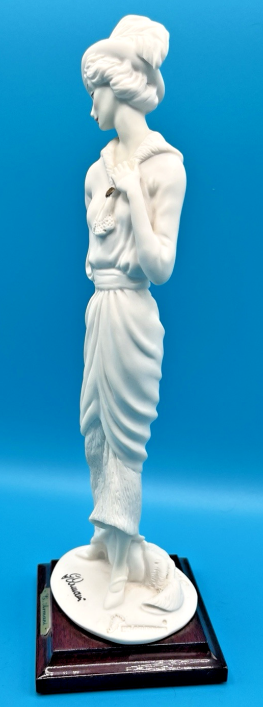 Giuseppe Armani Lady with Handbag Figurine | Vintage Italian Collectible - LADYBIRD LAUGH