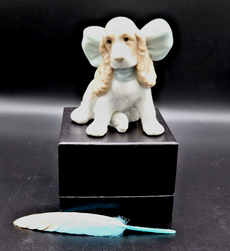 Nao Lladro Puppy Present #1349 - LADYBIRD LAUGH