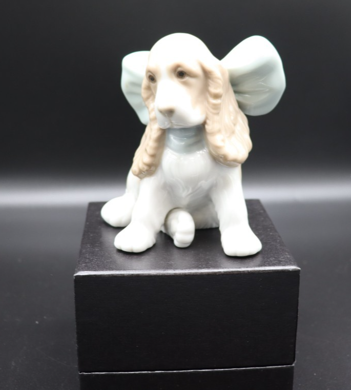 Nao Lladro Puppy Present #1349 - LADYBIRD LAUGH
