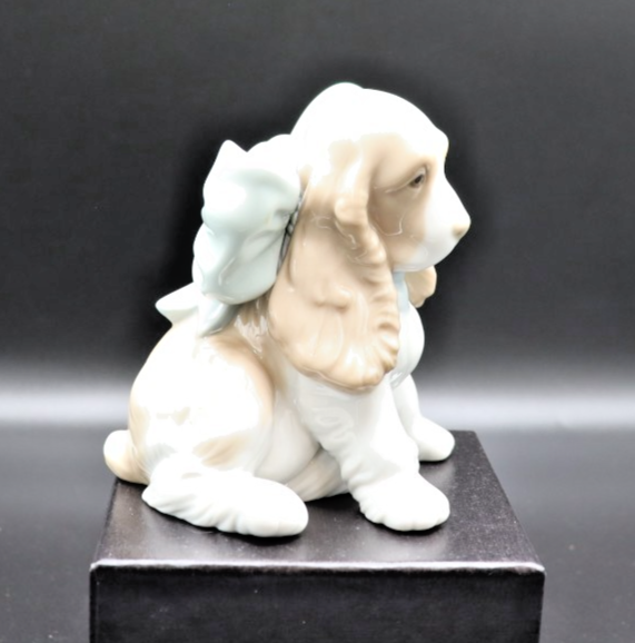 Nao Lladro Puppy Present #1349 - LADYBIRD LAUGH