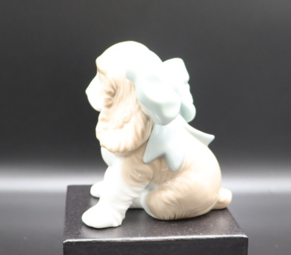 Nao Lladro Puppy Present #1349 - LADYBIRD LAUGH
