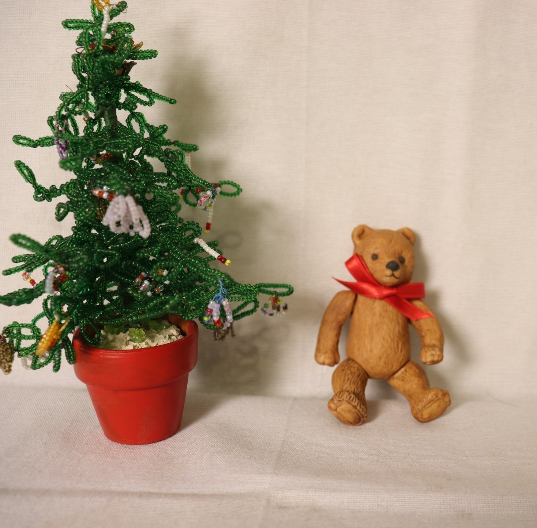 Vintage Department 56 porcelain teddy bear - tree not included - LADYBIRD LAUGH