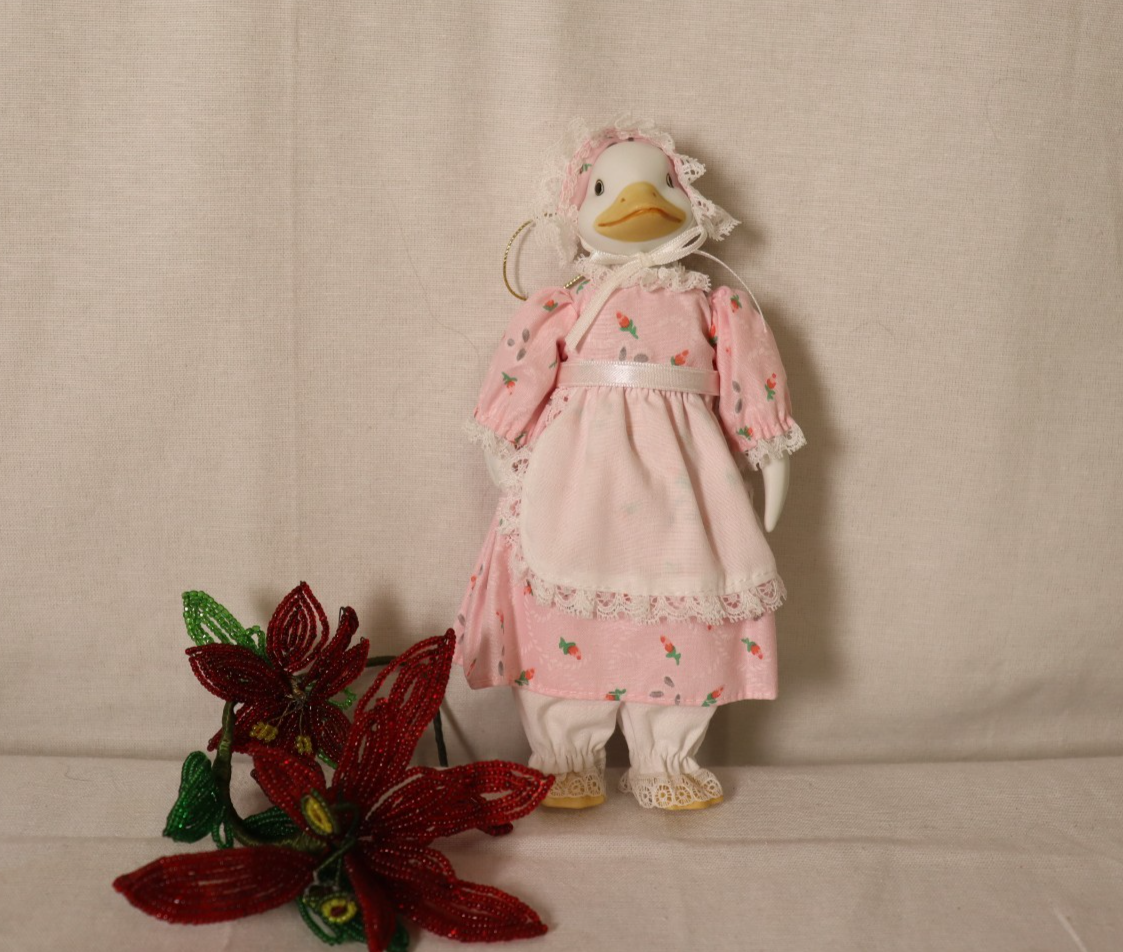 Vintage Silvestri's Mama duck Christmas ornament - LADYBIRD LAUGH