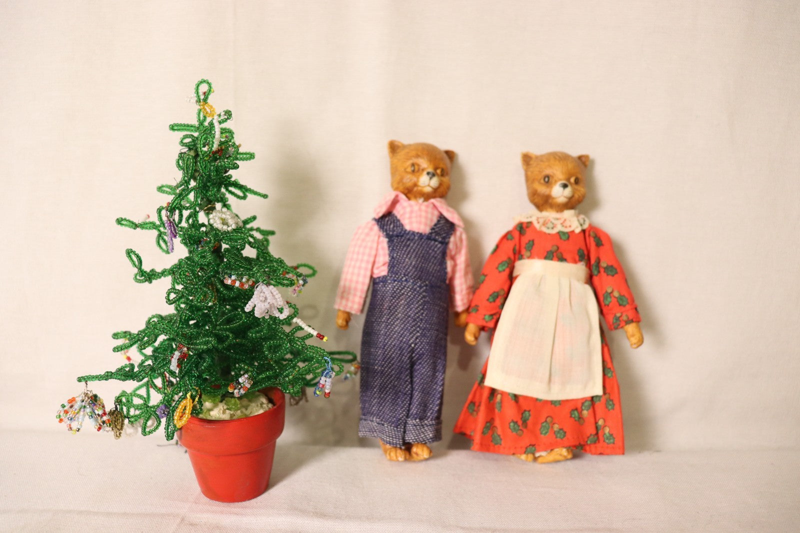 Vintage Silvestri's Mama Cat Christmas ornament - LADYBIRD LAUGH