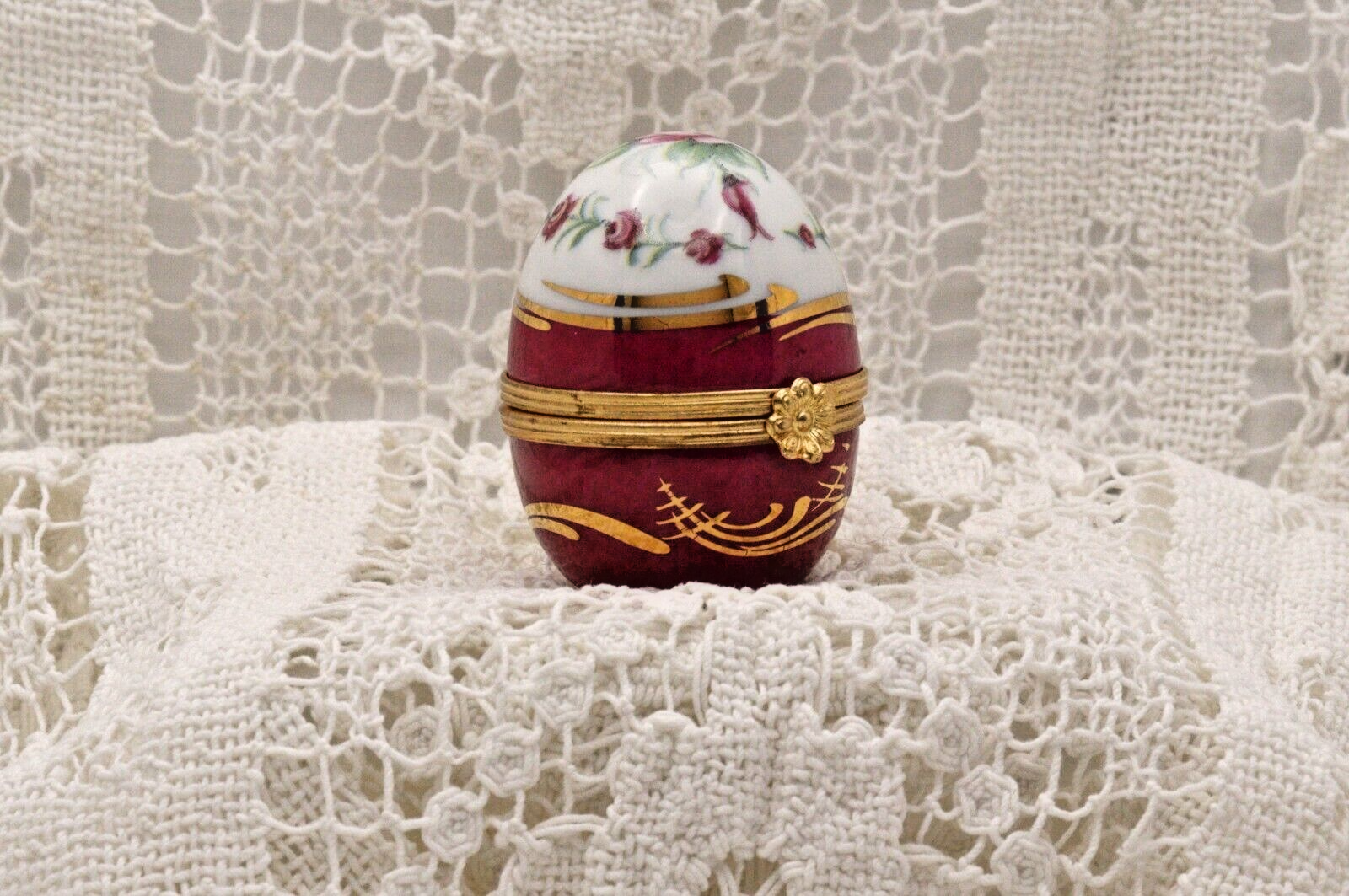 Limoges, France. Artoria. Egg shaped trinket box with roses - LADYBIRD LAUGH