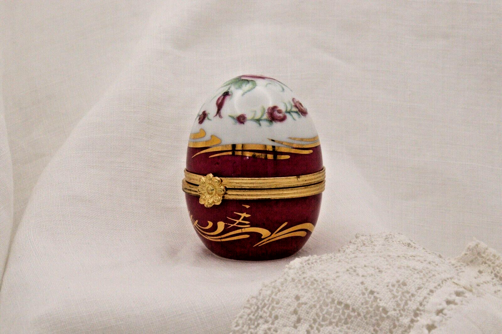 Limoges, France. Artoria. Egg shaped trinket box with roses - LADYBIRD LAUGH
