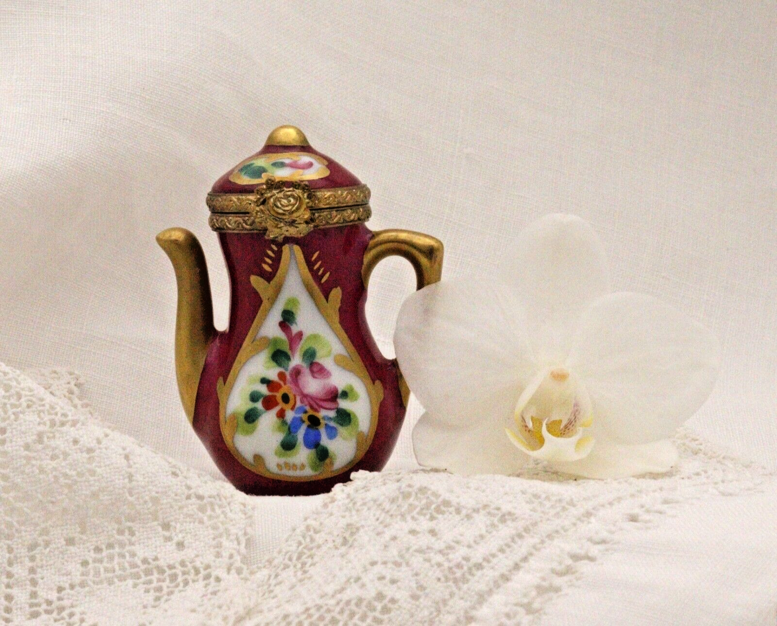 Limoges, France Peint Main Signed Burgundy Coffee Pot Flower Motif Gold Guilt - LADYBIRD LAUGH