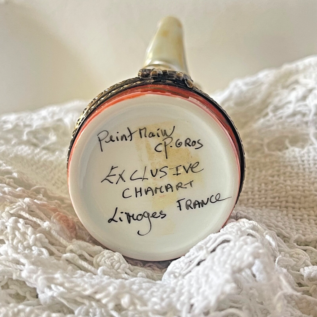 Beautiful Tassle Elephant -Peint Main Signed Exclusive Charmant - LADYBIRD LAUGH