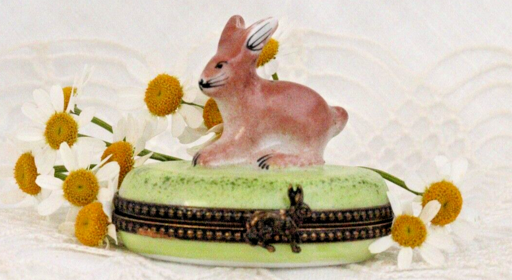Rabbit on Grass Limoges - LADYBIRD LAUGH