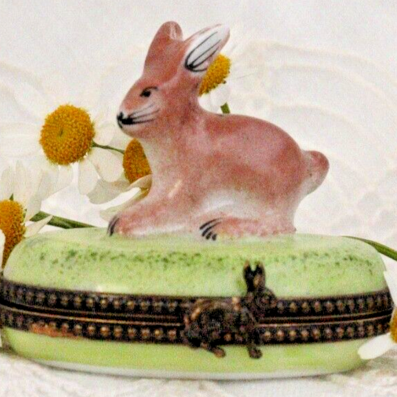 Rabbit on Grass Limoges - LADYBIRD LAUGH