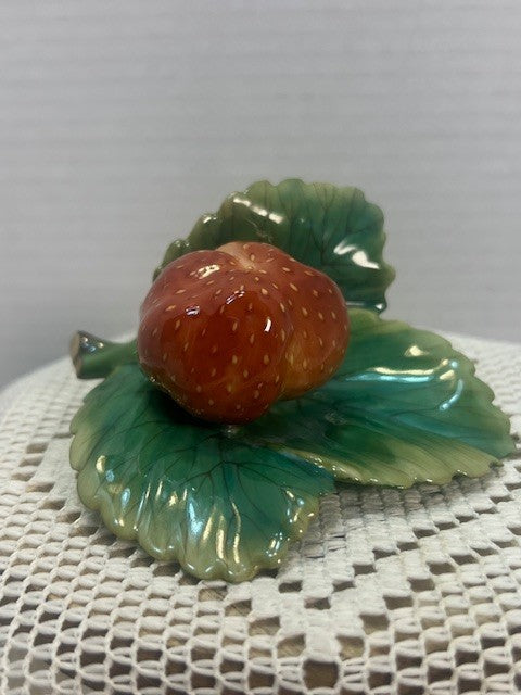 HEREND Strawberry on Leaf Place Card Holder 8981 - Garnishments Collection- RARE - LADYBIRD LAUGH