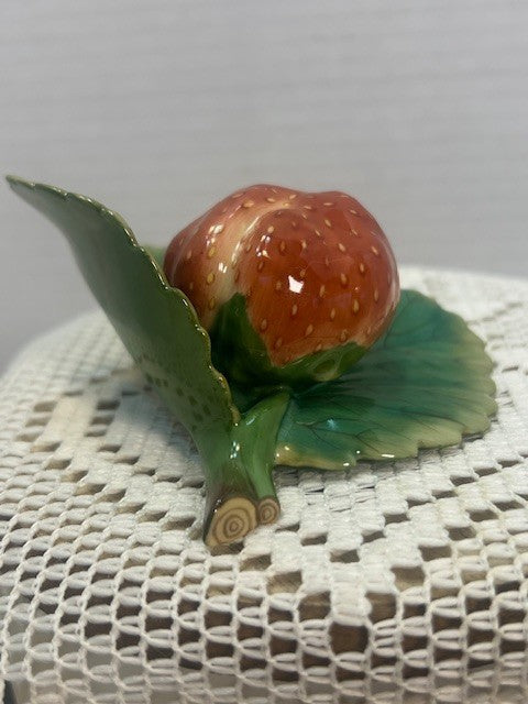 HEREND Strawberry on Leaf Place Card Holder 8981 - Garnishments Collection- RARE - LADYBIRD LAUGH