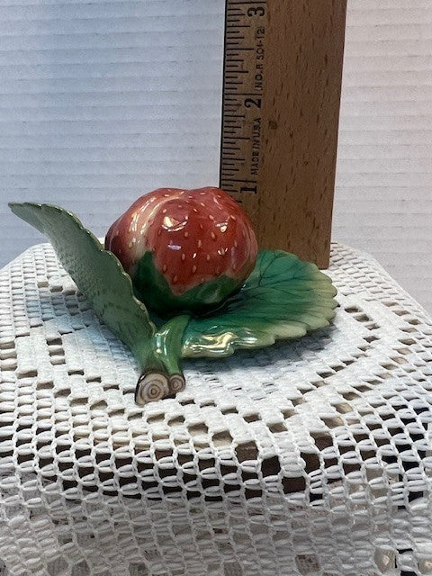 HEREND Strawberry on Leaf Place Card Holder 8981 - Garnishments Collection- RARE - LADYBIRD LAUGH