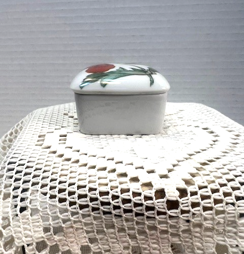 Beautiful Limoges  Red Poppy Porcelain Trinket box - LADYBIRD LAUGH