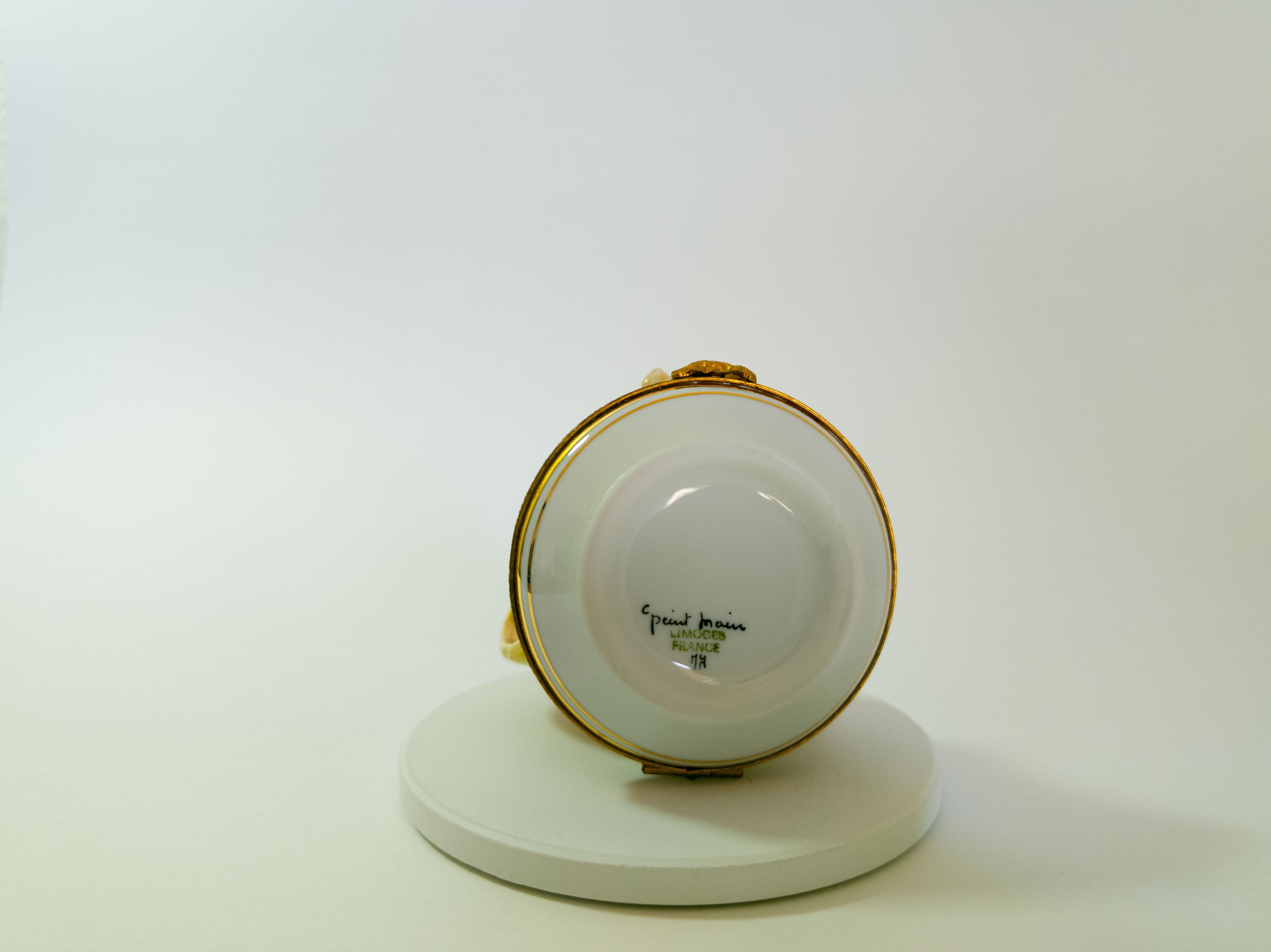Angel with Gold Wings on Stars Limoges