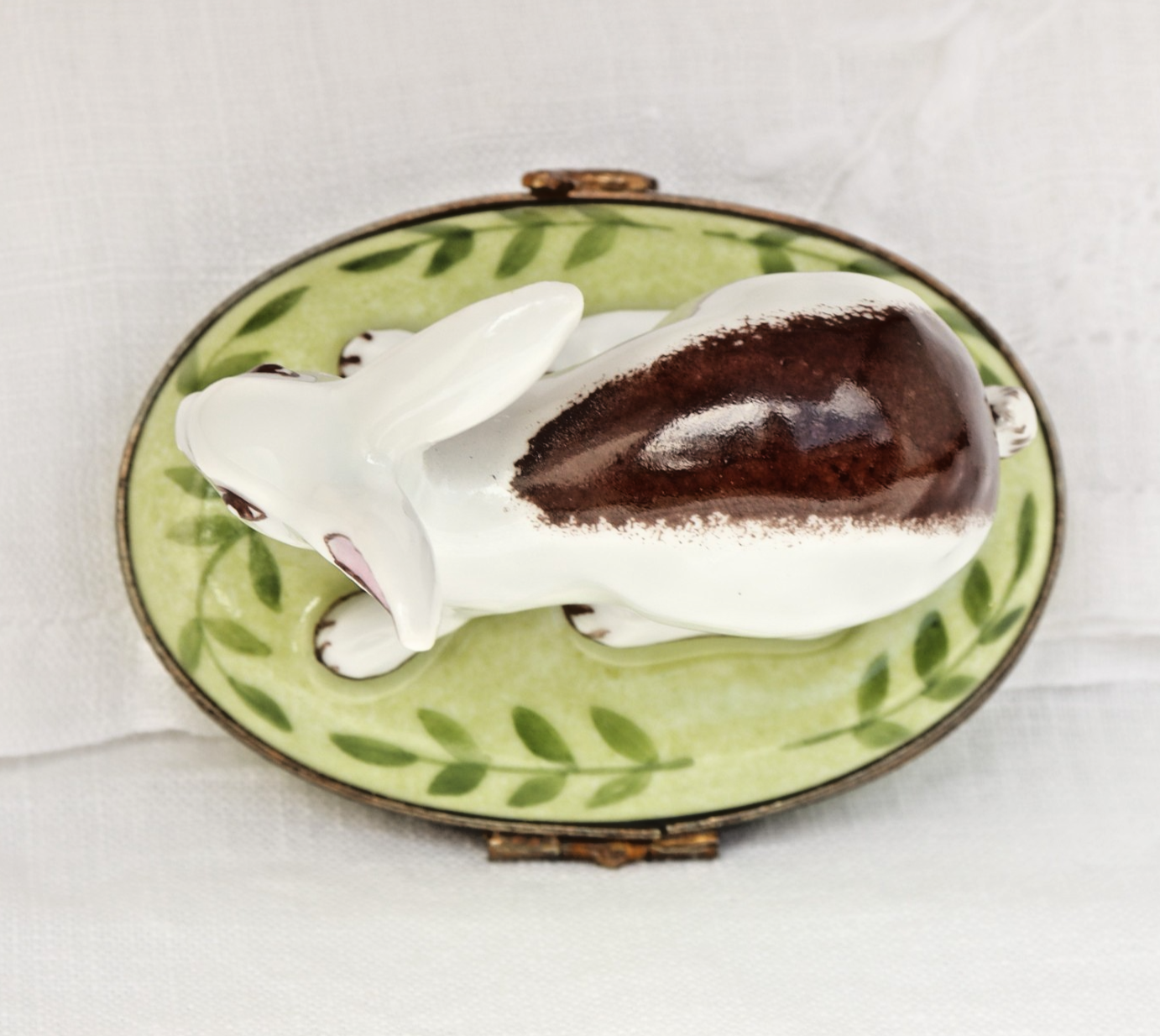 Limoges France Peint Main Signed White Rabbit on Grass Trinket Box