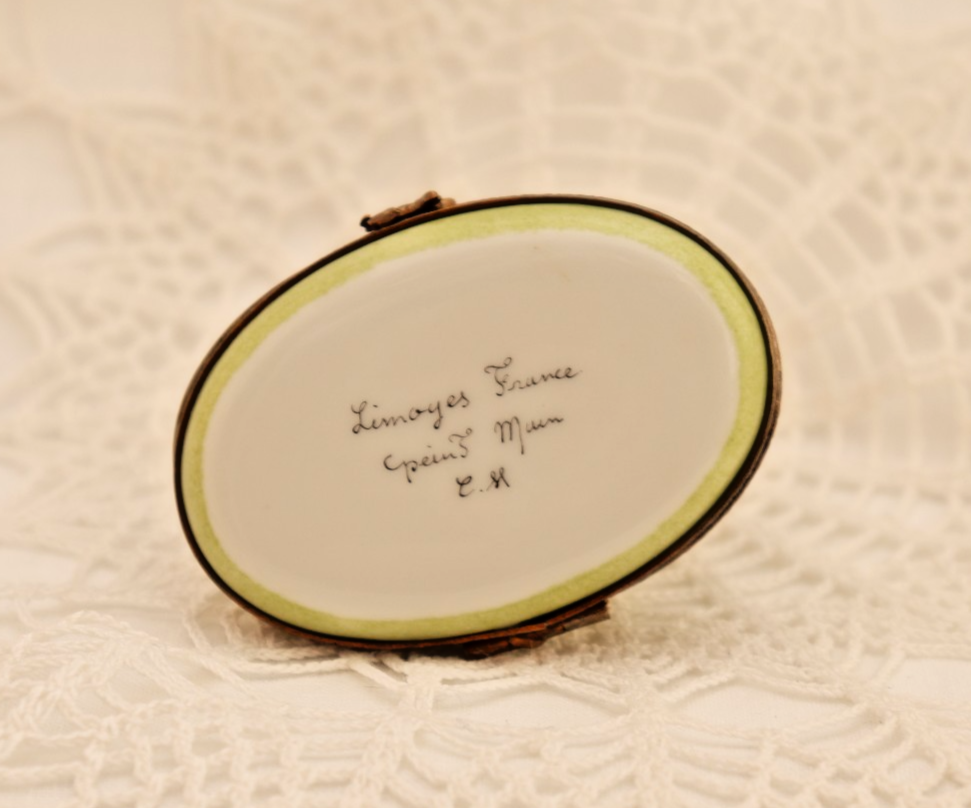 Limoges France Peint Main Signed White Rabbit on Grass Trinket Box