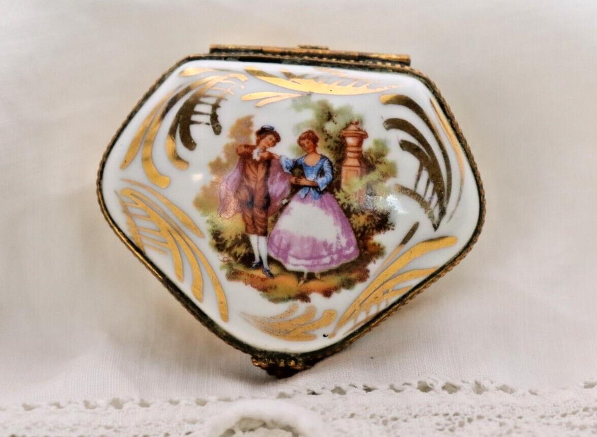 Vintage Limoges France Romantic Couple Trinket Box Hand Painted Porcelain
