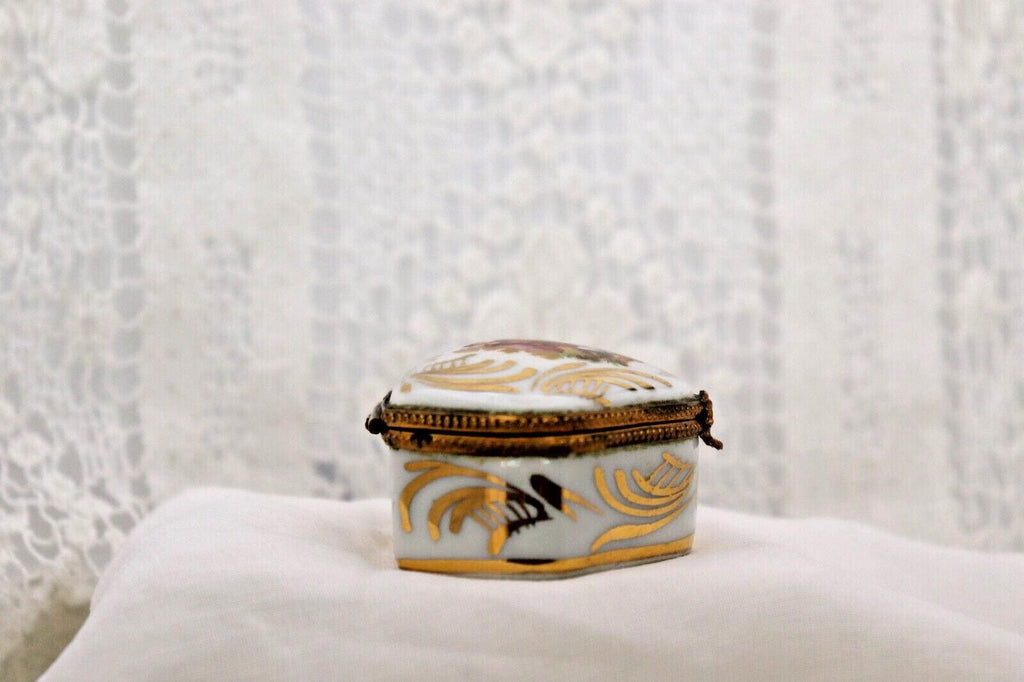 Vintage Limoges France Romantic Couple Trinket Box Hand Painted Porcelain