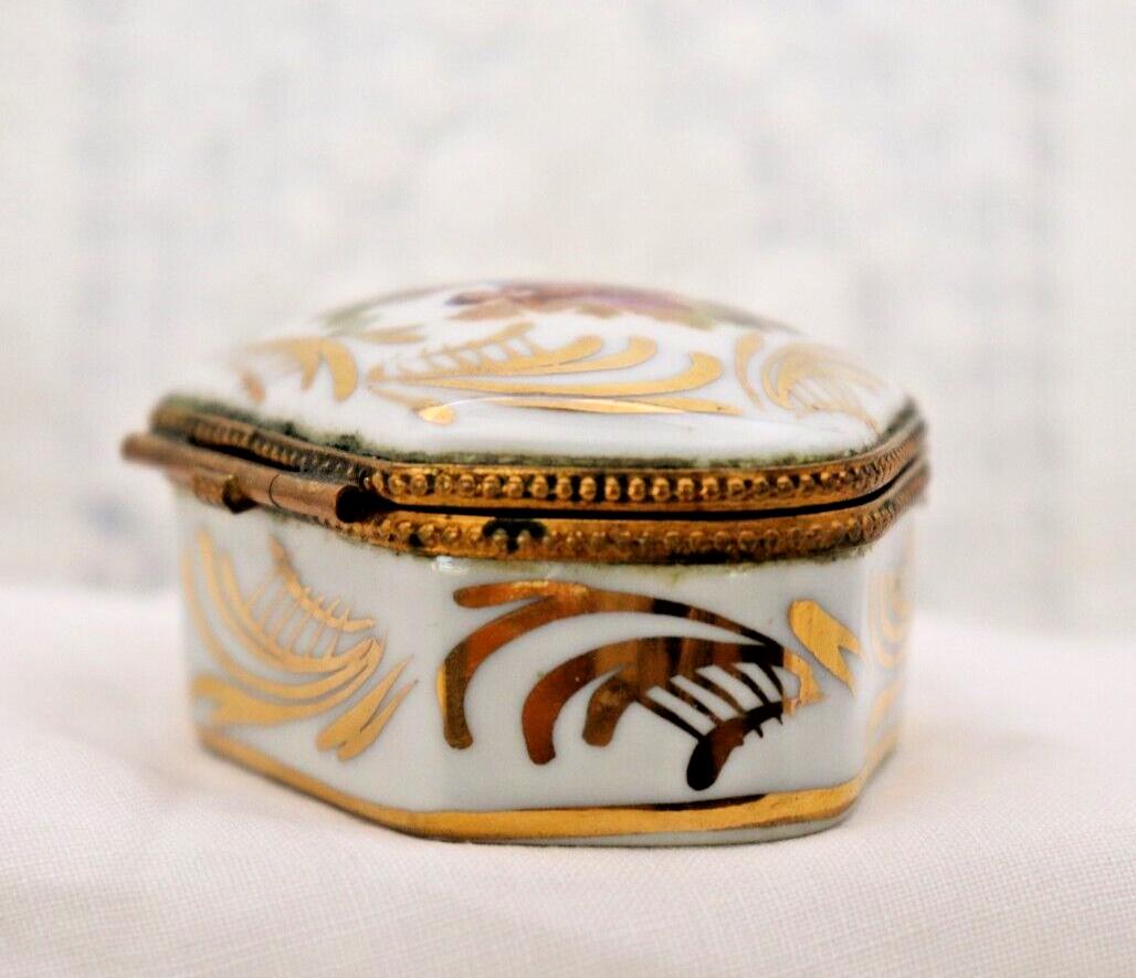 Vintage Limoges France Romantic Couple Trinket Box Hand Painted Porcelain