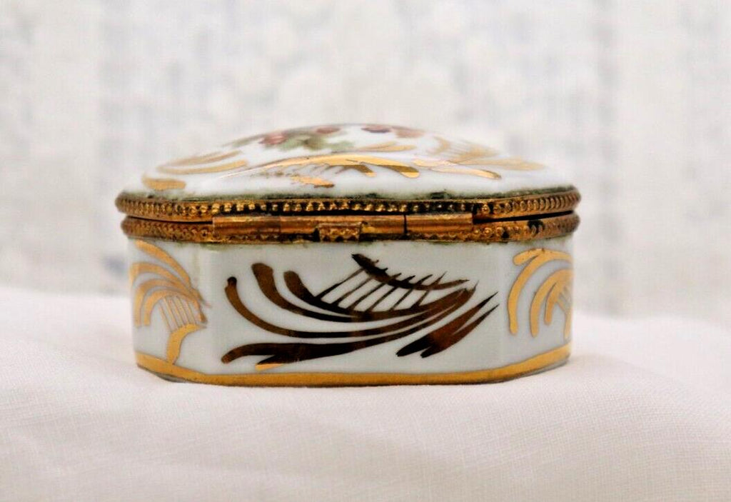Vintage Limoges France Romantic Couple Trinket Box Hand Painted Porcelain