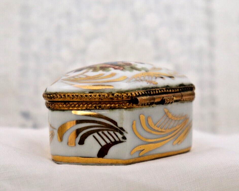 Vintage Limoges France Romantic Couple Trinket Box Hand Painted Porcelain