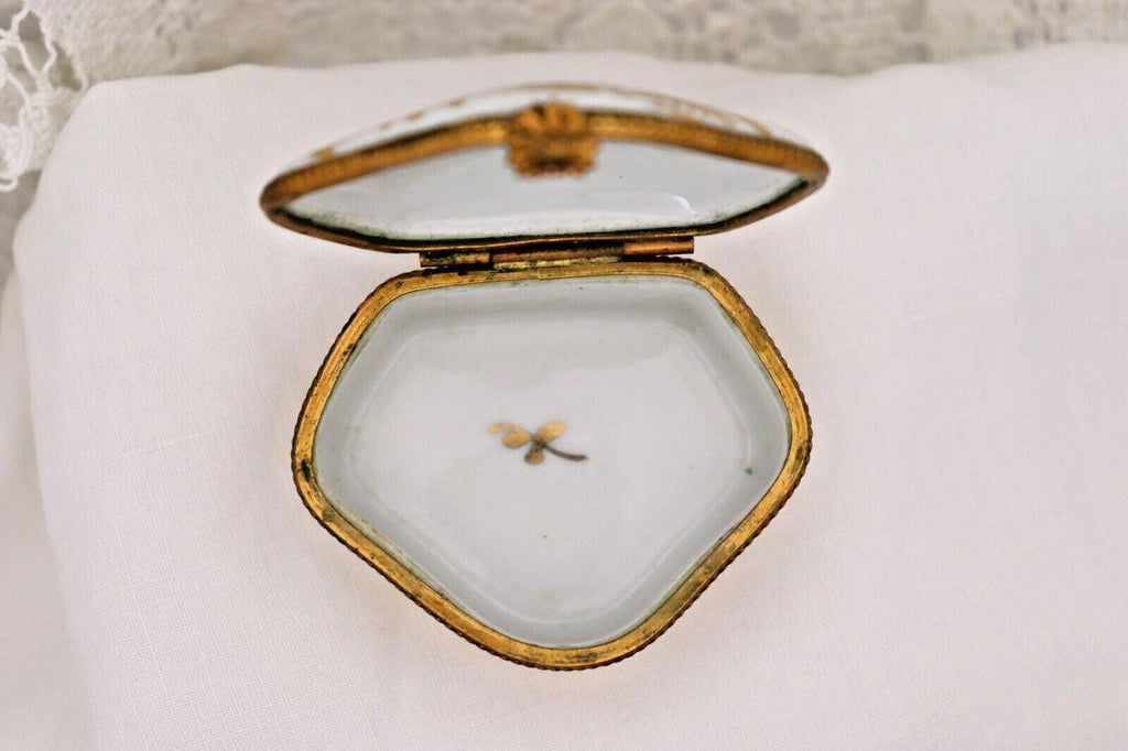 Vintage Limoges France Romantic Couple Trinket Box Hand Painted Porcelain