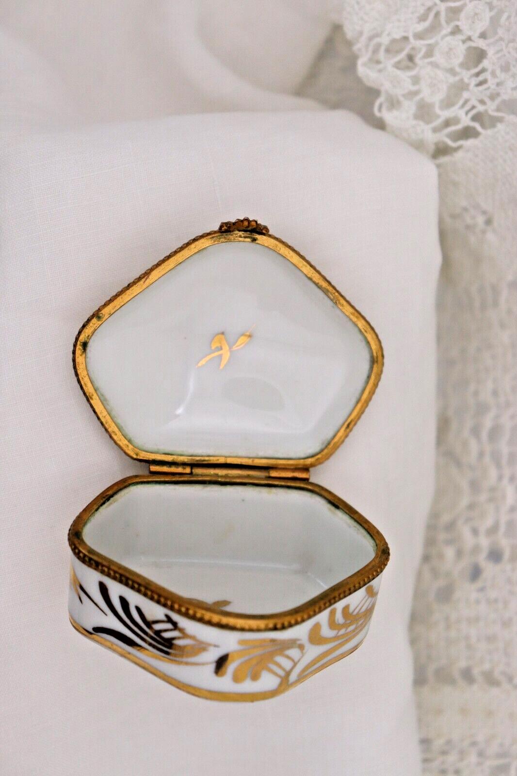 Vintage Limoges France Romantic Couple Trinket Box Hand Painted Porcelain