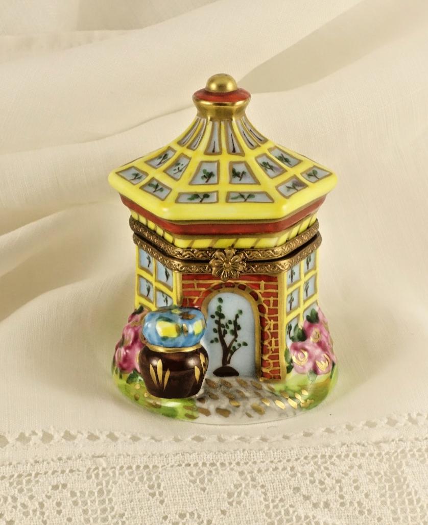 Limoges France Peint Main Garden Gazebo Trinket Box Hand Painted Porcelain