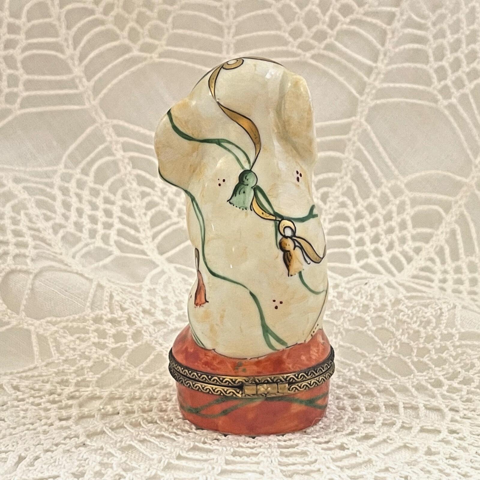 Beautiful Tassle Elephant -Peint Main Signed Exclusive Charmant