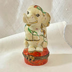 Beautiful Tassle Elephant -Peint Main Signed Exclusive Charmant