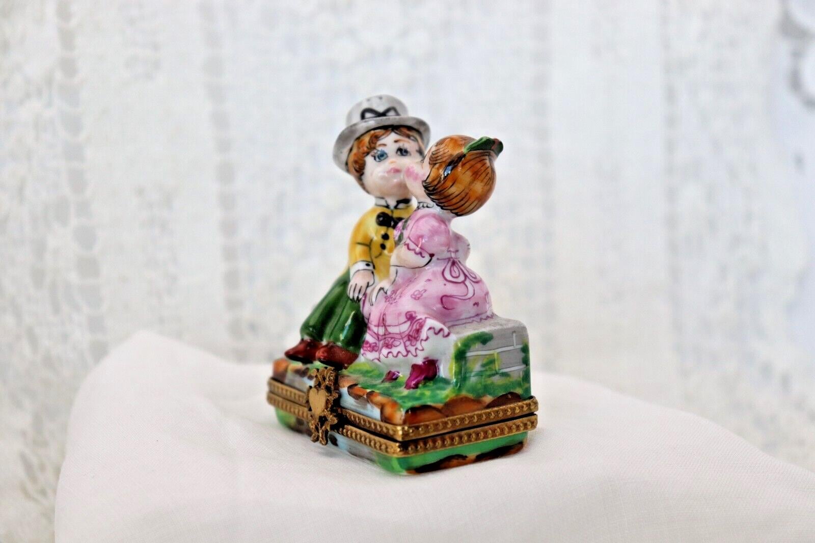 Limoges Porcelain Trinket Box, Kissing Couple (3 x 2 inches)