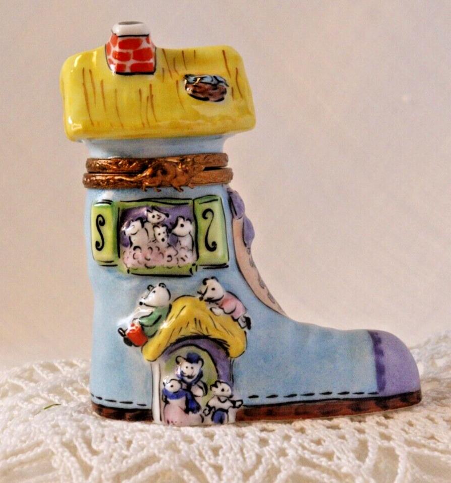 Limoges Old Woman in a Shoe Trinket Box | Mouse Family Collectible