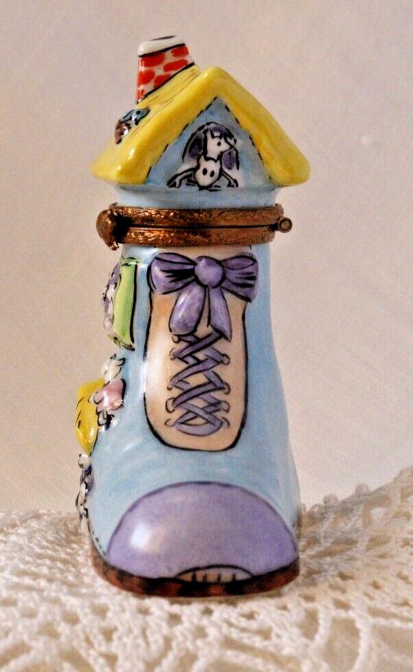 Limoges Old Woman in a Shoe Trinket Box | Mouse Family Collectible