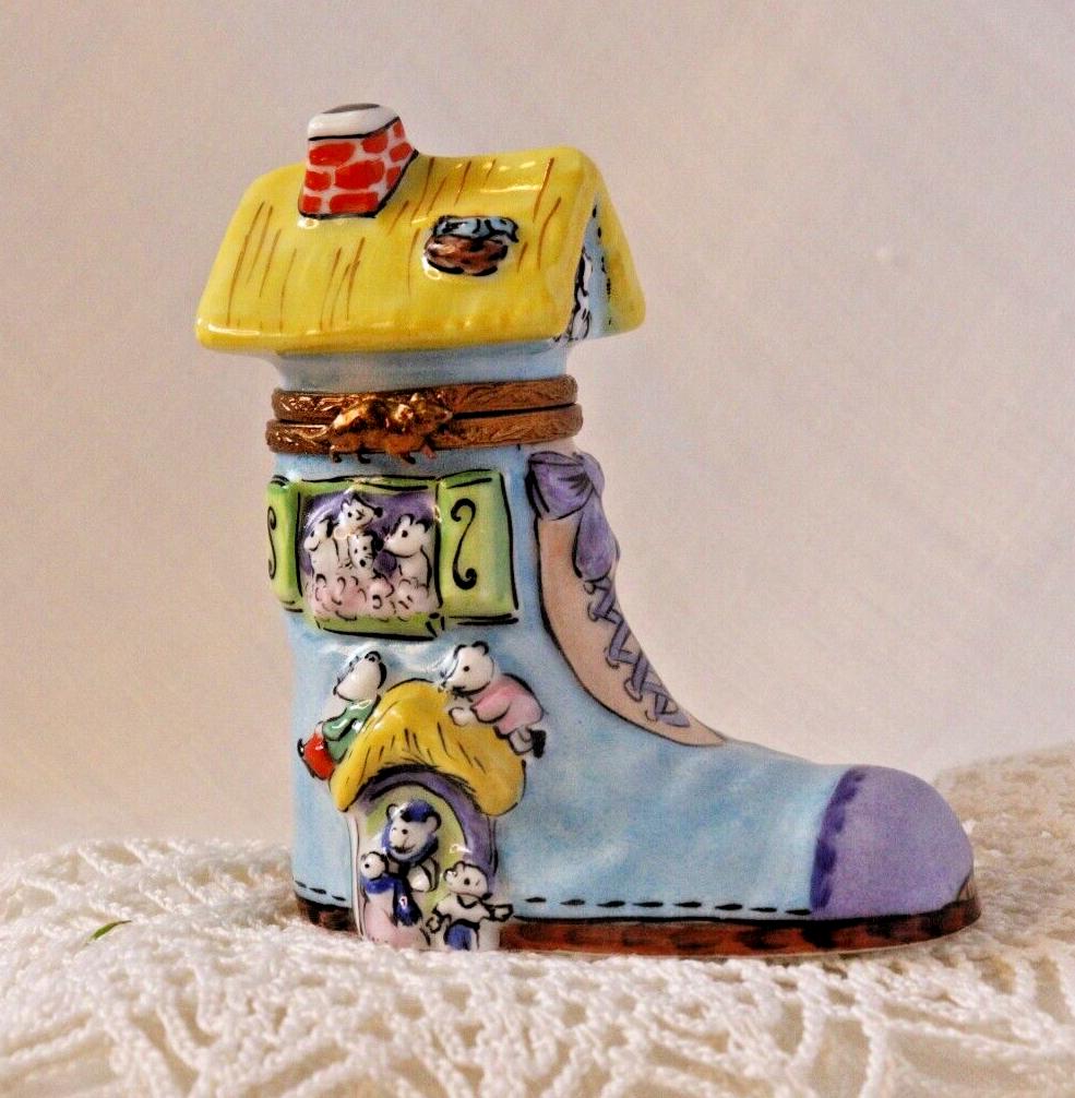 Limoges Old Woman in a Shoe Trinket Box | Mouse Family Collectible