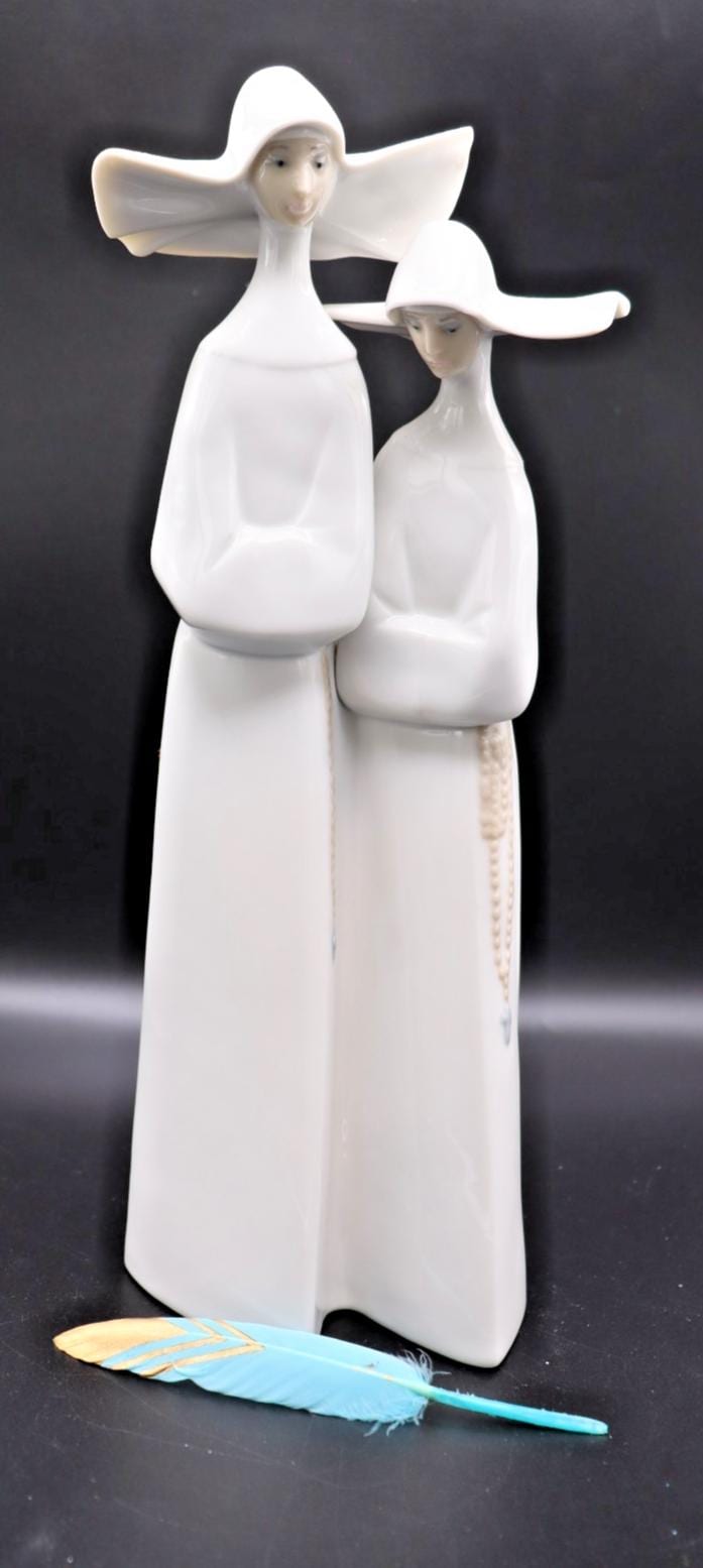 Lladró Porcelain Figurine - Two Nuns Holding Rosary Beads
