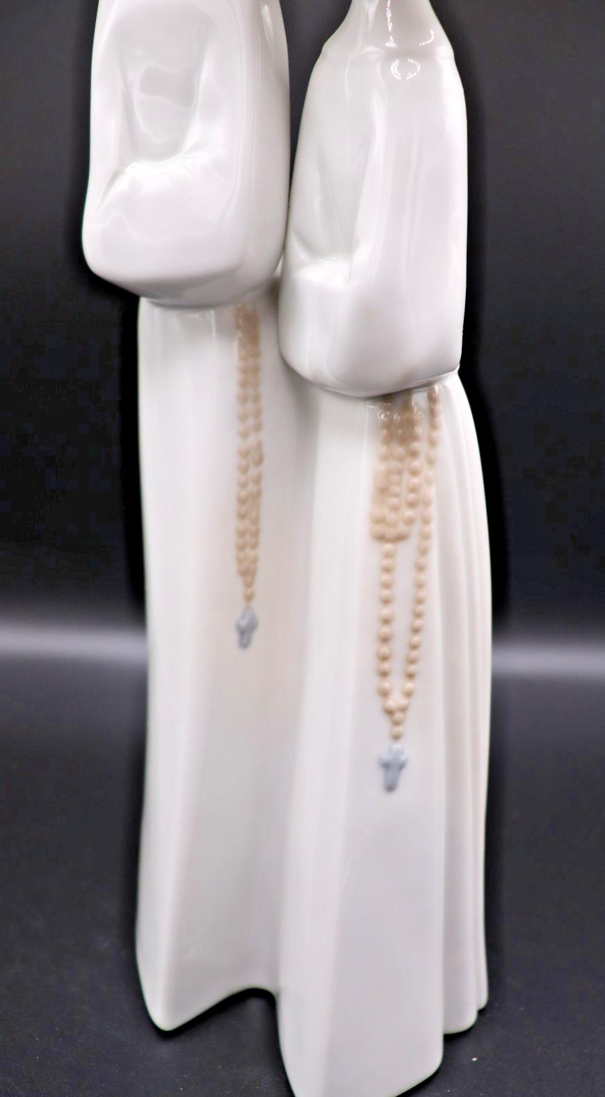 Lladró Porcelain Figurine - Two Nuns Holding Rosary Beads