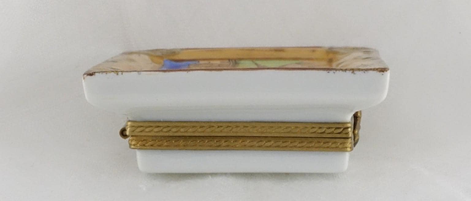 Limoges | Scottish Golf Course 18th hole Trinket Box | Hand Painted Porcelain Keepsake Box | Scotland Souvenir