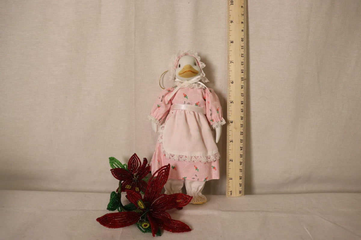 Mama Duck Christmas Ornament - Vintage Retro Holiday Decor