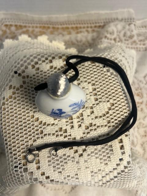 Limoges - Chinese blue and white snuff bottle necklace