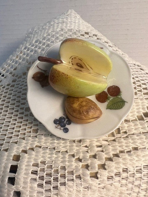 Limoges France Peint Main Sliced Golden Apple on Plate Porcelain Trinket Box