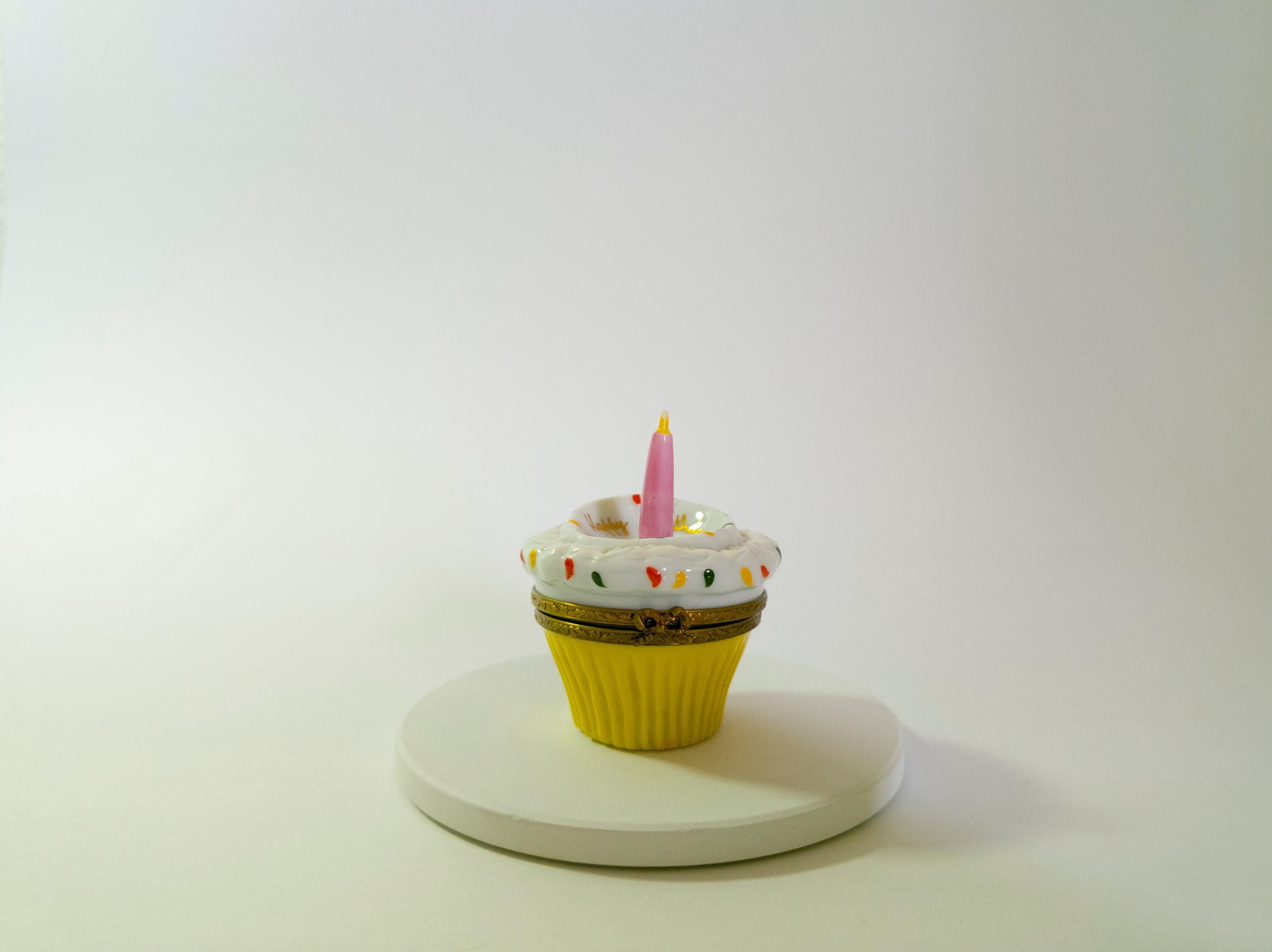 Rochard Birthday Cupcake Limoges Trinket Box