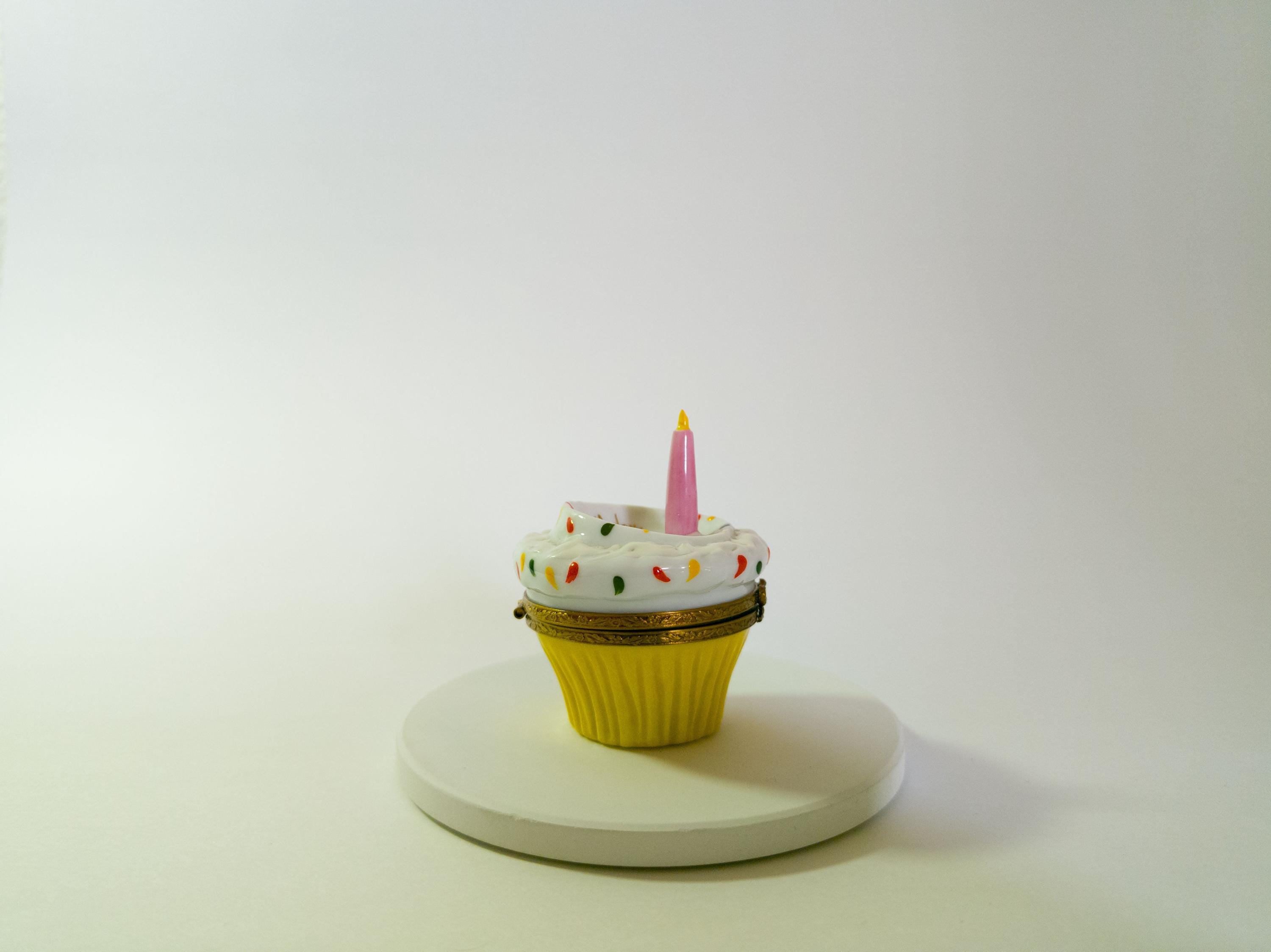 Rochard Birthday Cupcake Limoges Trinket Box