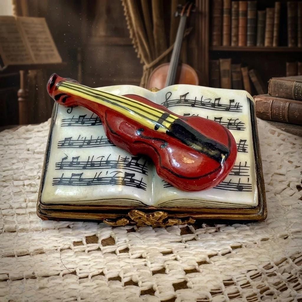 Limoges france violin on music book porcelain trinket box, peint main