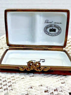 Limoges france violin on music book porcelain trinket box, peint main