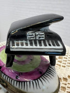 Limoges baby grand piano porcelain trinket box, peint main