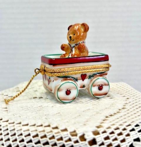 Rochard limoges teddy bear on wagon porcelain trinket box, peint main