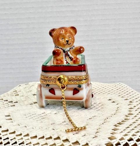 Rochard limoges teddy bear on wagon porcelain trinket box, peint main